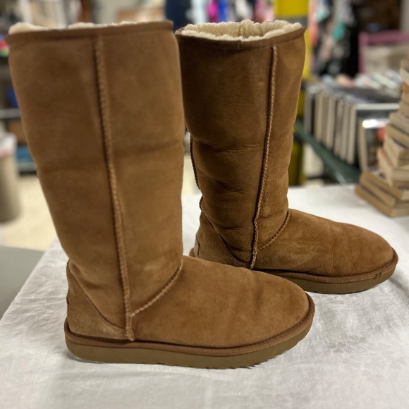 UGG UGGS Women's Boots 9 Classic Knee High Tall Winter Flats Brown Sheepskin. - Picture 2 of 12